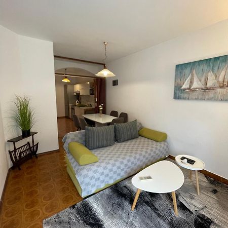 Apartments Sestan Новаля Екстериор снимка