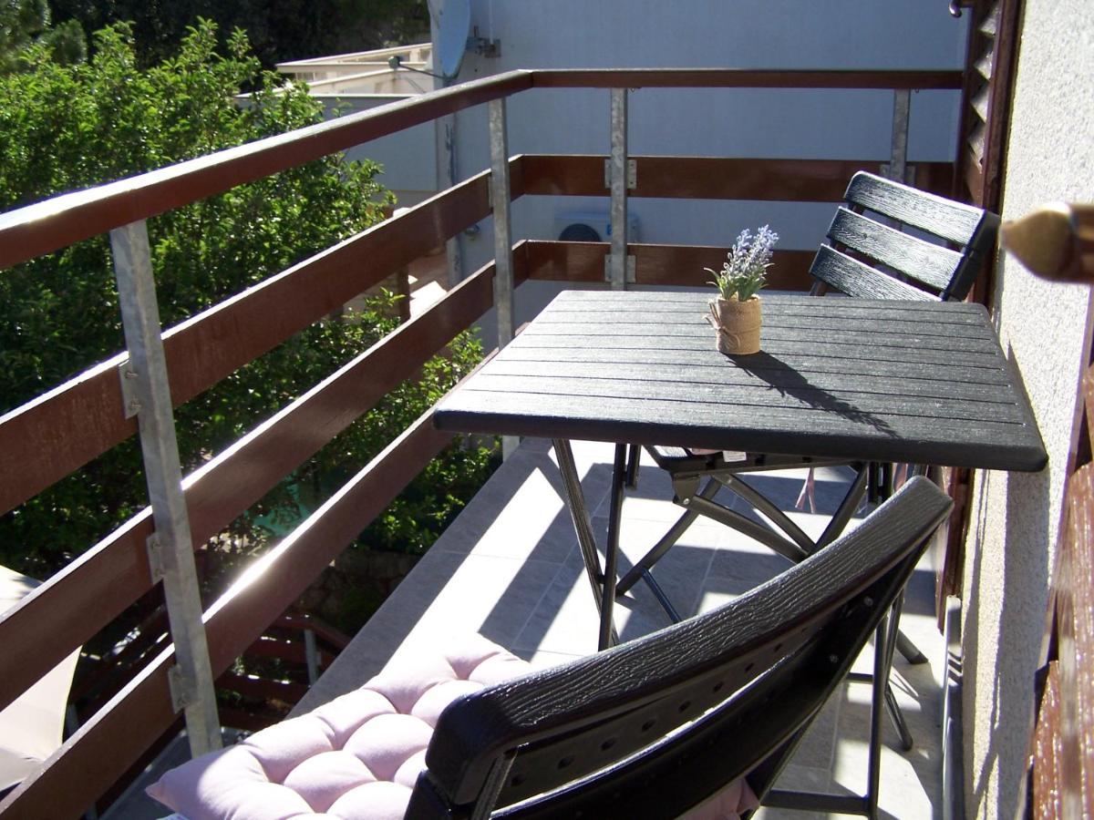 Apartments Sestan Новаля Екстериор снимка