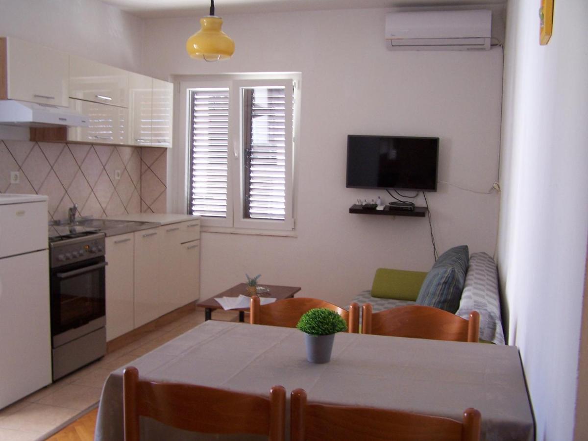 Apartments Sestan Новаля Екстериор снимка