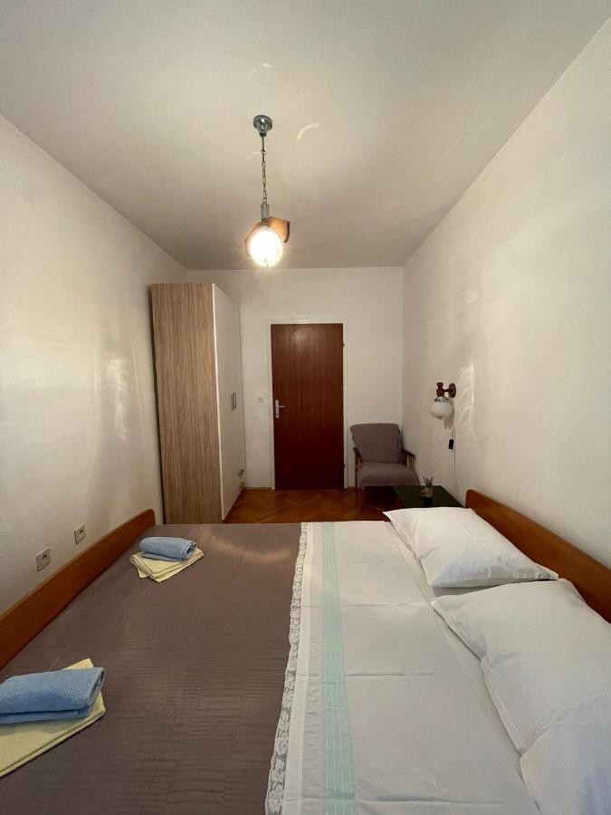 Apartments Sestan Новаля Екстериор снимка