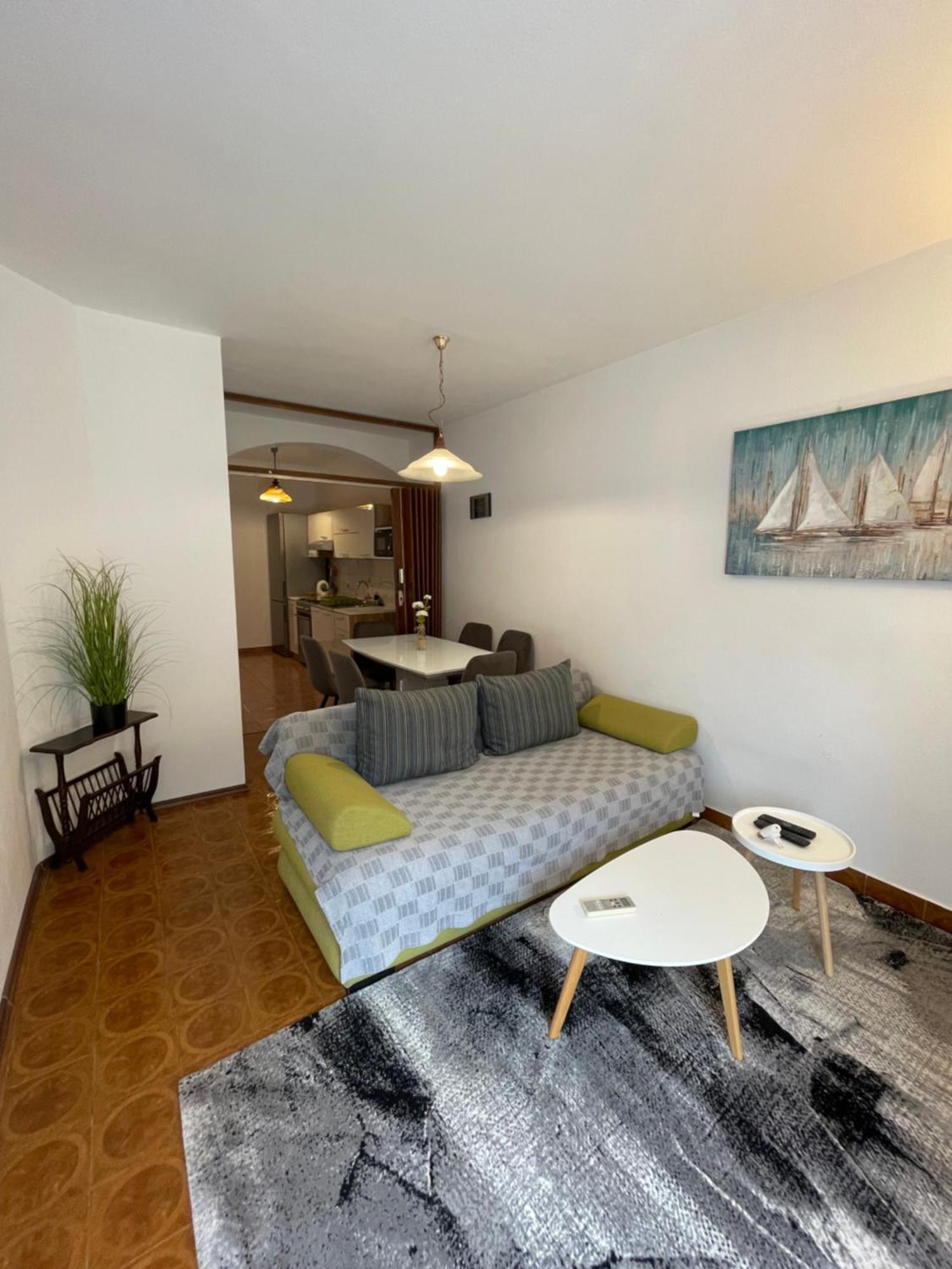 Apartments Sestan Новаля Екстериор снимка