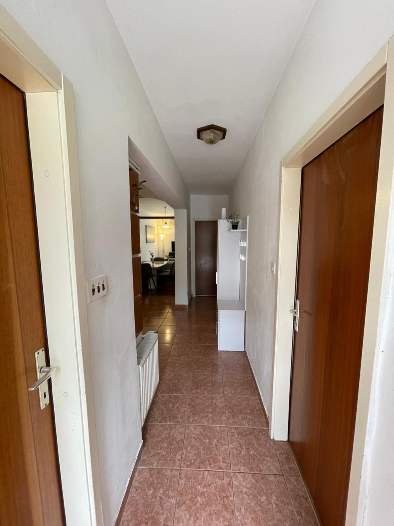 Apartments Sestan Новаля Екстериор снимка