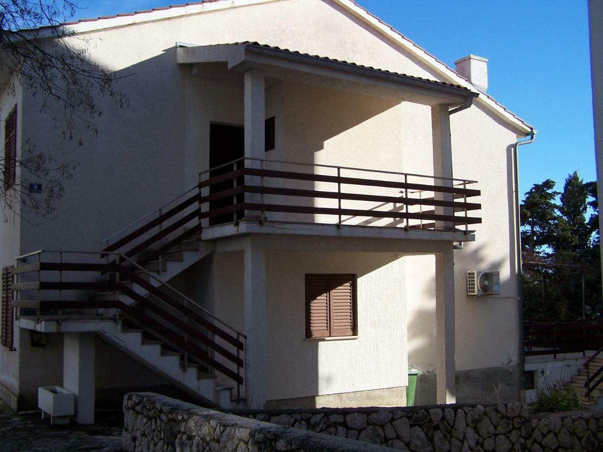 Apartments Sestan Новаля Екстериор снимка