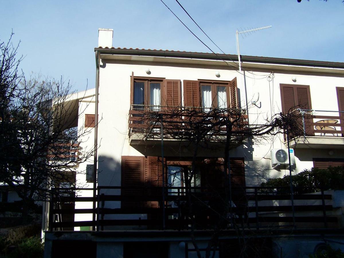 Apartments Sestan Новаля Екстериор снимка